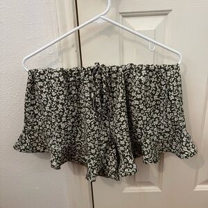 Floral ruffle shorts